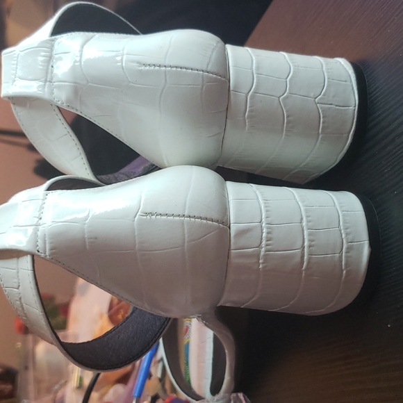 🍓 L'intervalle White Croco Sandals 🍓 - Picture 7 of 7